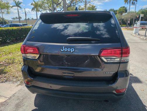 2020 Jeep Grand Cherokee Laredo