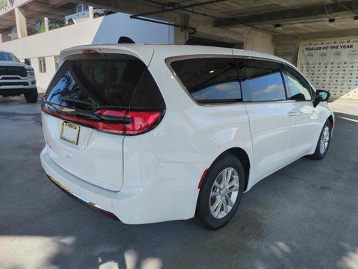 2026 Chrysler Pacifica L