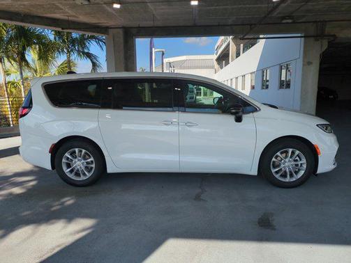 2026 Chrysler Pacifica L