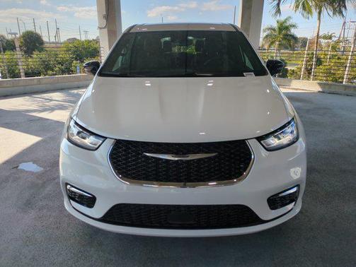 2026 Chrysler Pacifica L