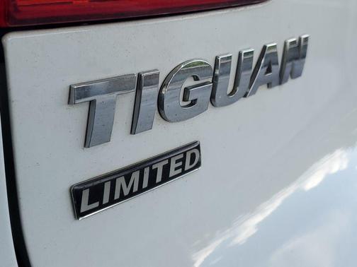 Pure White 2017 Volkswagen Tiguan Limited 2.0T