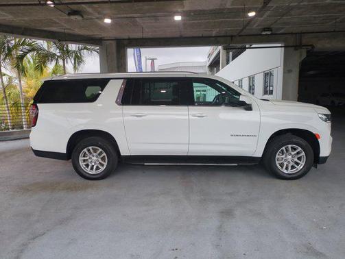 Summit White 2024 Chevrolet Suburban LT