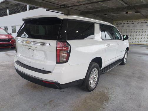 Summit White 2024 Chevrolet Suburban LT
