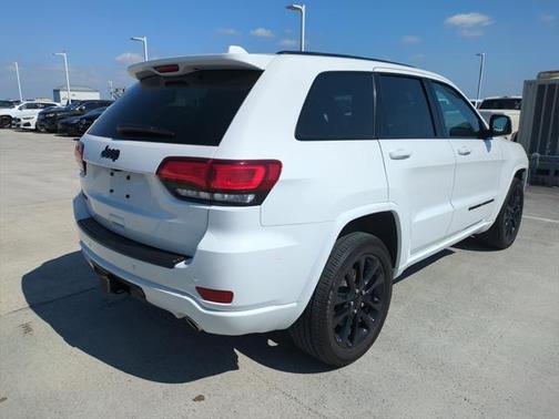 2022 Jeep Grand Cherokee Laredo