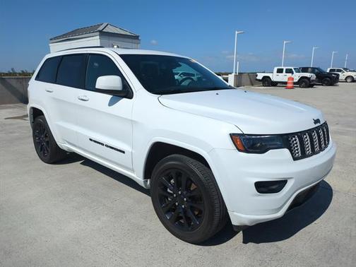 2022 Jeep Grand Cherokee Laredo