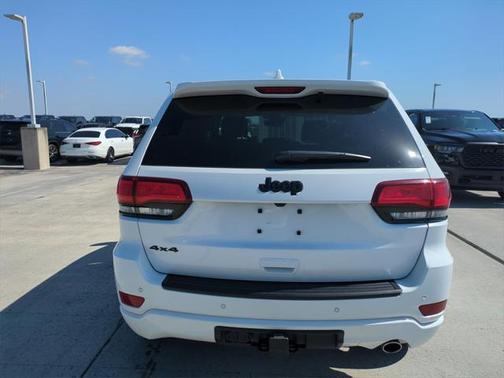 2022 Jeep Grand Cherokee Laredo