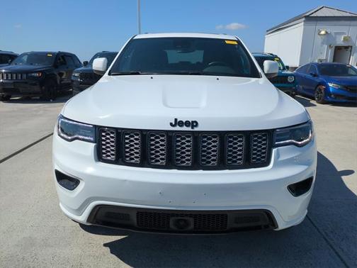 2022 Jeep Grand Cherokee Laredo