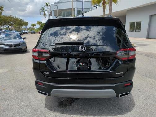 2023 Honda Pilot AWD Elite