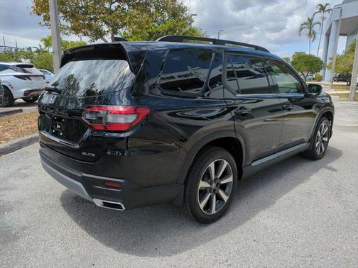 2023 Honda Pilot AWD Elite