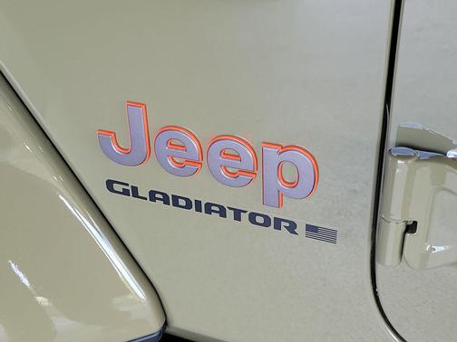 41 2026 Jeep Gladiator Mojave X 4x4