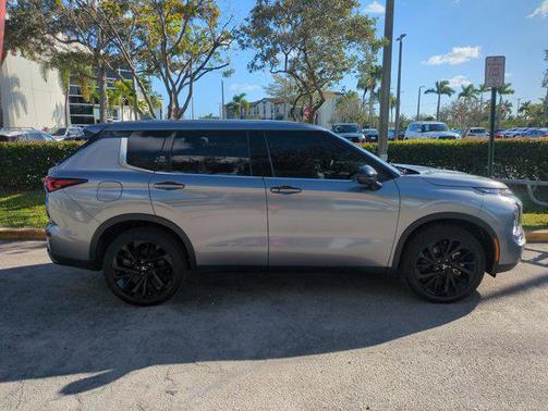 2024 Mitsubishi Outlander SE Black Edition S-AWC