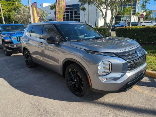 2024 Mitsubishi Outlander SE Black Edition S-AWC