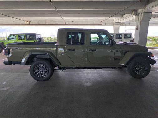 2025 Jeep Gladiator Sport S