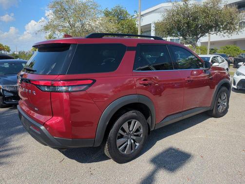 2024 Nissan Pathfinder SV FWD