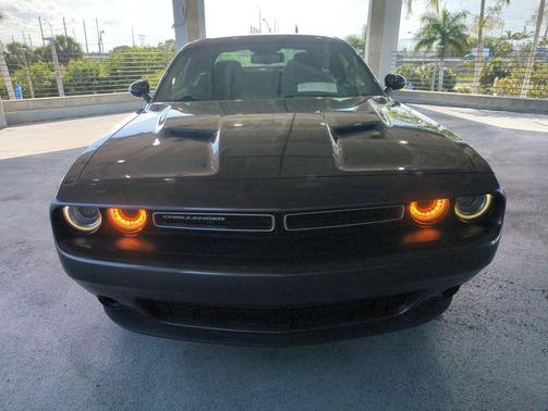 Granite Pearlcoat 2019 Dodge Challenger SXT