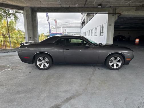 Granite Pearlcoat 2019 Dodge Challenger SXT