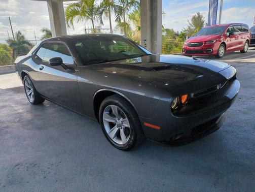 Granite Pearlcoat 2019 Dodge Challenger SXT