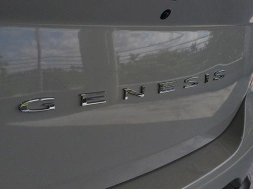 Gray 2025 Genesis G70 2.5T RWD