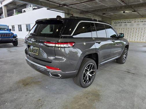 2025 Jeep Grand Cherokee Summit