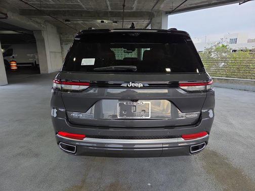 2025 Jeep Grand Cherokee Summit