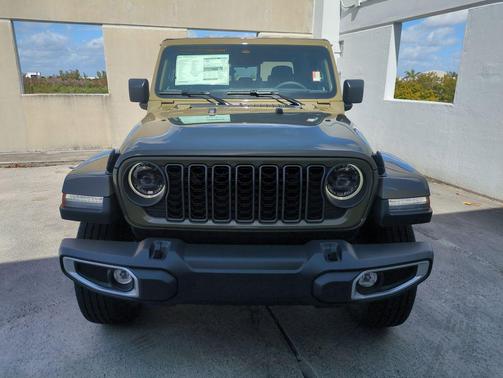2026 Jeep Gladiator Sahara 4x4