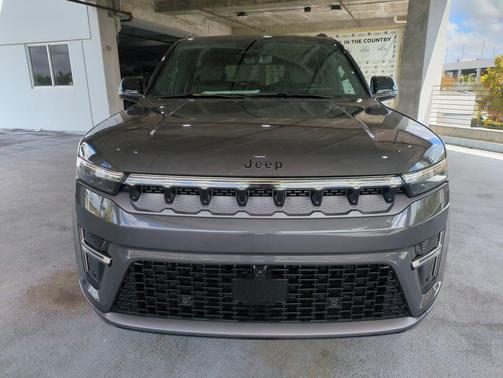 2026 Jeep Grand Wagoneer L Summit Obsidian 4x4