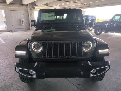 2026 Jeep Gladiator Sahara 4x4