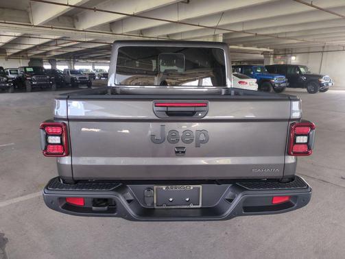 2026 Jeep Gladiator Sahara 4x4