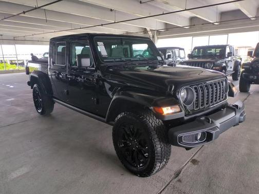 2025 Jeep Gladiator Nighthawk