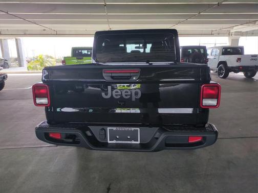 2025 Jeep Gladiator Nighthawk