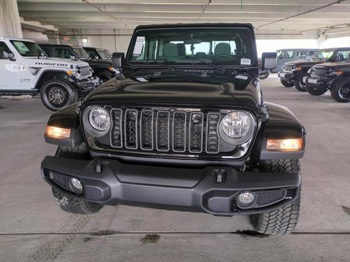 2025 Jeep Gladiator Nighthawk