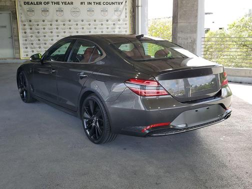 Makalu Gray 2023 Genesis G70 2.0T RWD