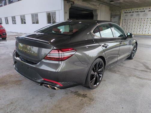 Makalu Gray 2023 Genesis G70 2.0T RWD