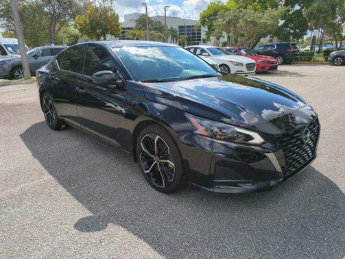 2023 Nissan Altima SR FWD