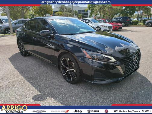 2023 Nissan Altima SR FWD