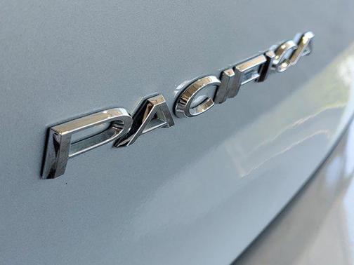 Silver Mist Clearcoat 2023 Chrysler Pacifica Hybrid Touring L