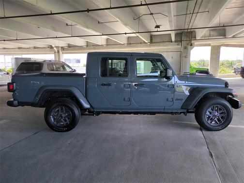 2025 Jeep Gladiator Sport S