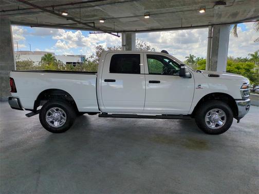 2025 RAM 2500 Tradesman Crew Cab 4x4 6'4' Box
