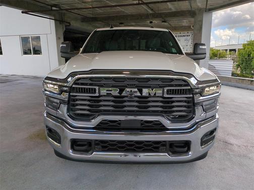 2025 RAM 2500 Tradesman Crew Cab 4x4 6'4' Box