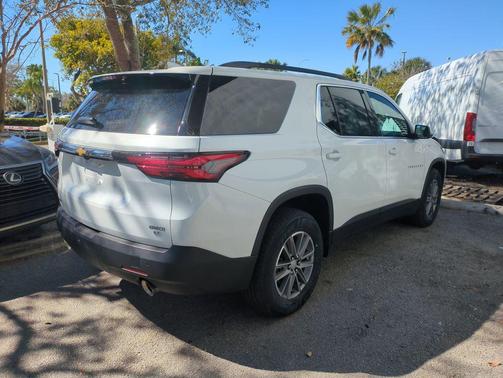 2022 Chevrolet Traverse LT Cloth