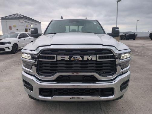 2026 RAM 2500 Tradesman Crew Cab 4x4 8' Box