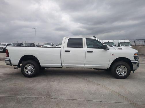2026 RAM 2500 Tradesman Crew Cab 4x4 8' Box