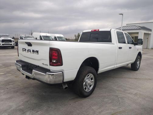 2026 RAM 2500 Tradesman Crew Cab 4x4 8' Box