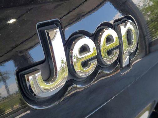 Diamond Black Crystal Pearlcoat 2018 Jeep Grand Cherokee Limited