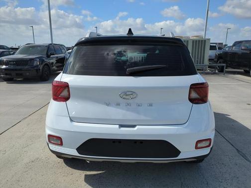2022 Hyundai VENUE Limited