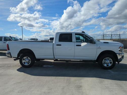 2025 RAM 2500 Tradesman Crew Cab 4x4 8' Box