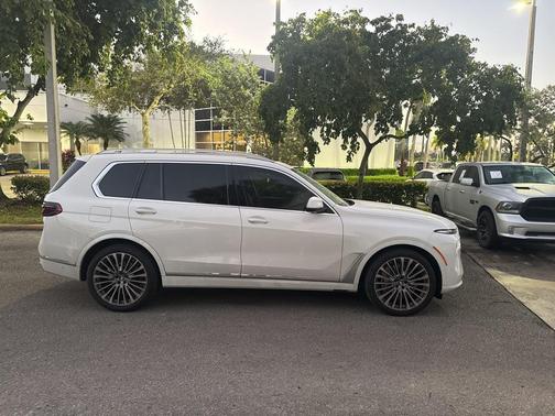 2023 BMW X7 xDrive40i