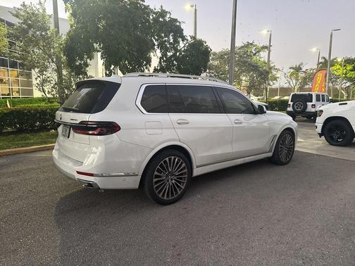 2023 BMW X7 xDrive40i