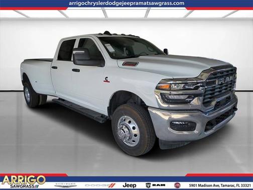 2025 RAM 3500 Tradesman Crew Cab 4x4 8' Box