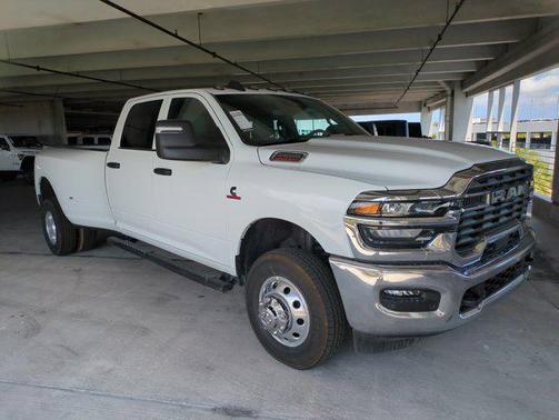 2025 RAM 3500 Tradesman Crew Cab 4x4 8' Box